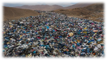 Hemos transformado nuestra ciudad en el basurero del mundo": el inmenso cementerio de ropa usada en el desierto de Atacama en Chile - BBC News Mundo